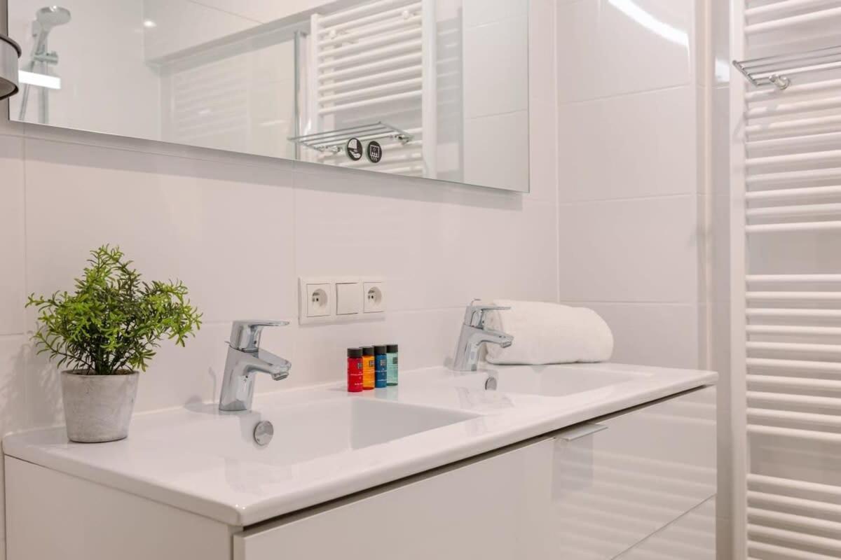 Huswell - Comfortable 2 Bedroom Apartment With Sea-View クノック・ヘイスト エクステリア 写真